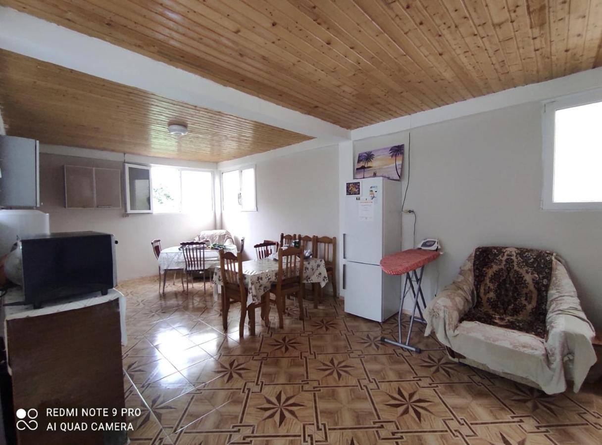 Guest House New Athos Bagian luar foto